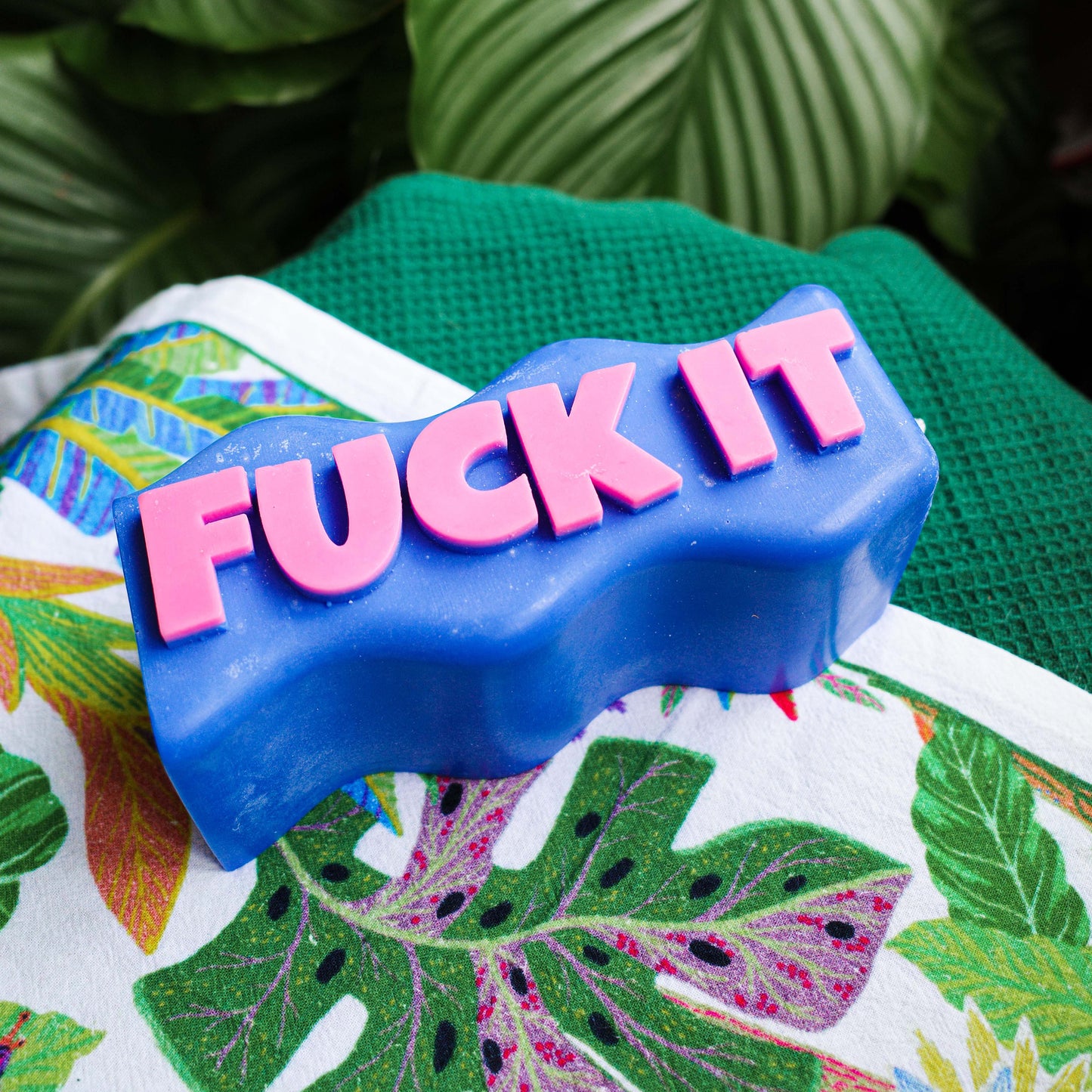 "FUCK IT" CANDLE - NAVY & PINK